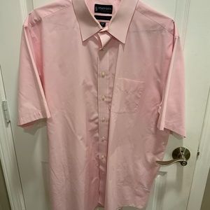 Stafford’s Men’s shirt sleeve dress shirt